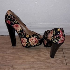 Floral high pumps